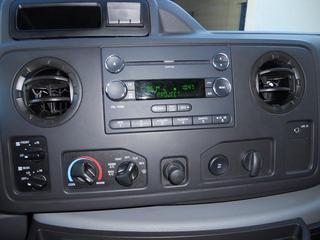 Ford Econoline Wagon 2011 photo 3