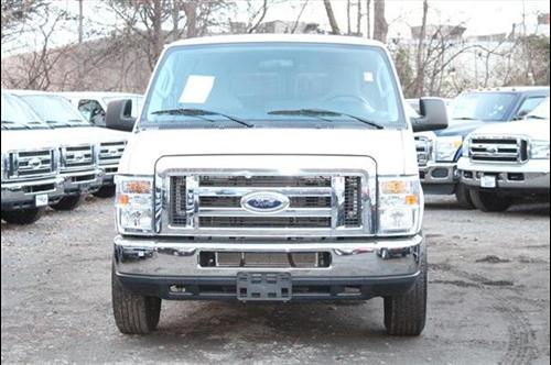 Ford Econoline Wagon 2011 photo 4