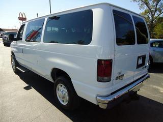 Ford Econoline Wagon 2011 photo 1
