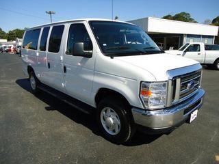 Ford Econoline Wagon 2011 photo 3
