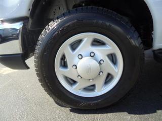 Ford Econoline Wagon 2011 photo 4