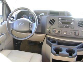 Ford Econoline Wagon 2011 photo 4