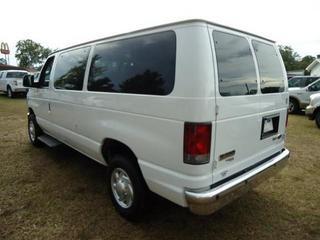 Ford Econoline Wagon 2011 photo 1