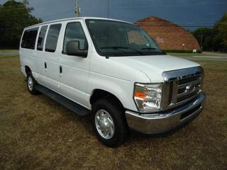 Ford Econoline Wagon 2011 photo 3