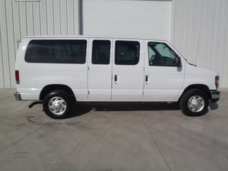 Ford Econoline Wagon 2011 photo 4