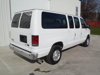 Ford Econoline Wagon 2011 photo 5