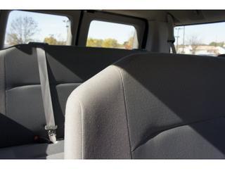 Ford Econoline Wagon 2011 photo 3