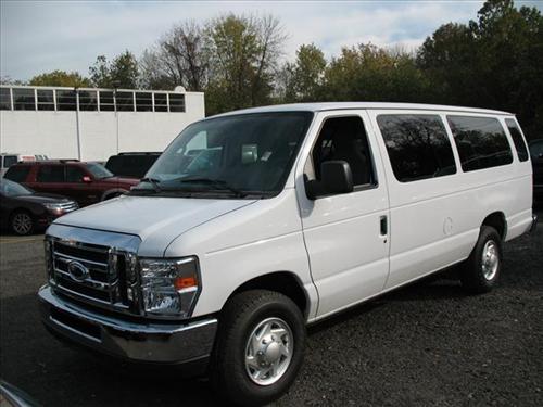 Ford Econoline Wagon 2011 photo 4