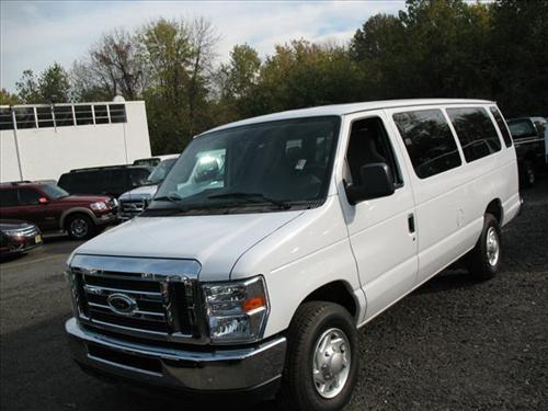 Ford Econoline Wagon 2011 photo 5