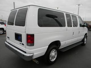 Ford Econoline Wagon 2011 photo 3
