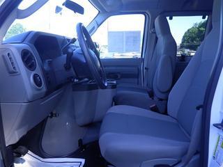 Ford Econoline Wagon 2011 photo 1