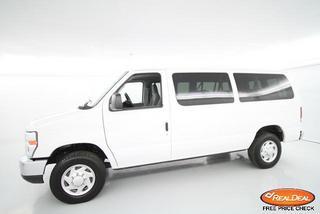 Ford Econoline Wagon 2011 photo 2