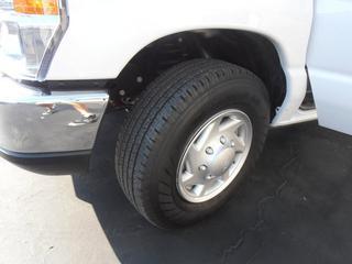 Ford Econoline Wagon 2011 photo 3