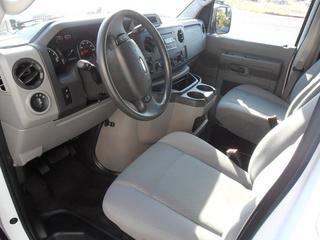 Ford Econoline Wagon 2011 photo 4