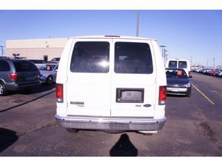 Ford Econoline Wagon 2011 photo 3