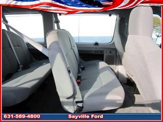 Ford Econoline Wagon 2011 photo 3