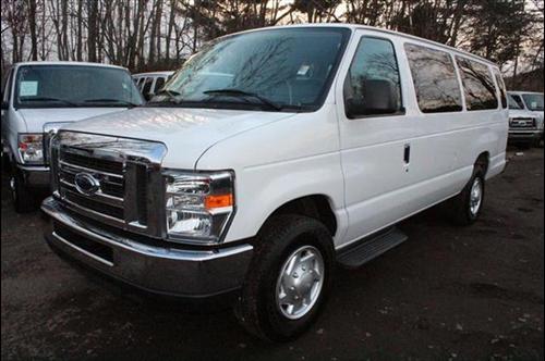 Ford Econoline Wagon 2011 photo 4