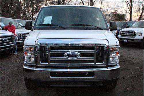 Ford Econoline Wagon 2011 photo 5