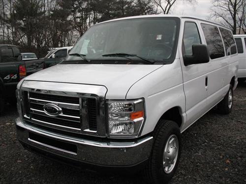 Ford Econoline Wagon 2011 photo 4