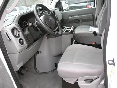 Ford Econoline Wagon 2011 photo 5