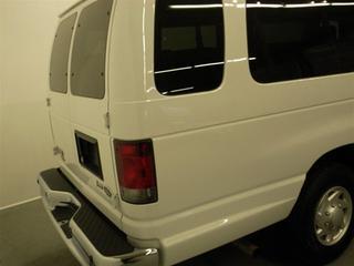 Ford Econoline Wagon 2011 photo 3