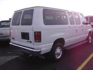 Ford Econoline Wagon 2011 photo 1