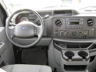 Ford Econoline Wagon 2011 photo 5