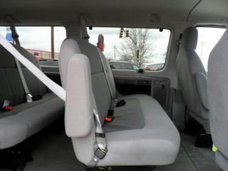 Ford Econoline Wagon 2011 photo 1