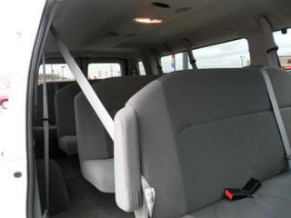 Ford Econoline Wagon 2011 photo 2
