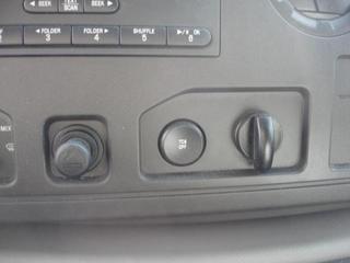 Ford Econoline Wagon 2011 photo 3