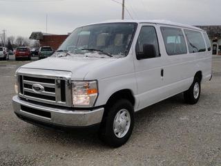 Ford Econoline Wagon 2011 photo 2