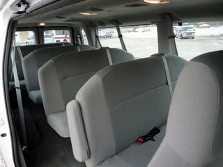 Ford Econoline Wagon 2011 photo 5