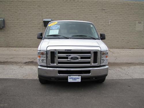 Ford Econoline Wagon 2011 photo 1