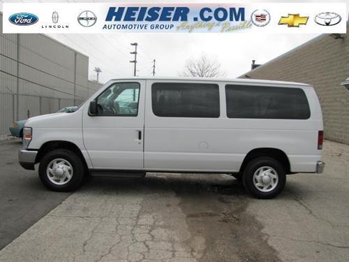 Ford Econoline Wagon 2011 photo 3