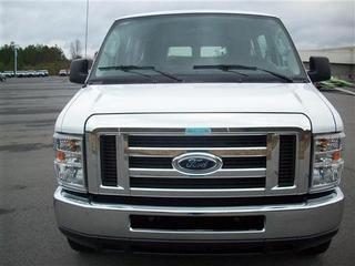 Ford Econoline Wagon 2011 photo 4