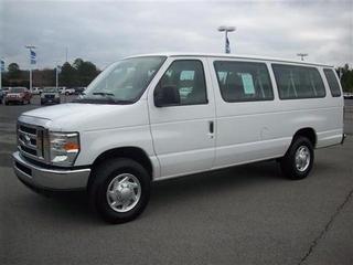 Ford Econoline Wagon 2011 photo 5