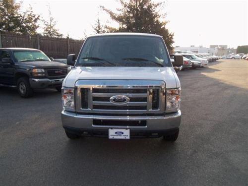 Ford Econoline Wagon 2011 photo 1