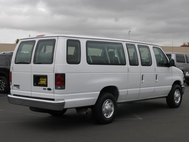 Ford Econoline Wagon Sport 4WD Passenger Van