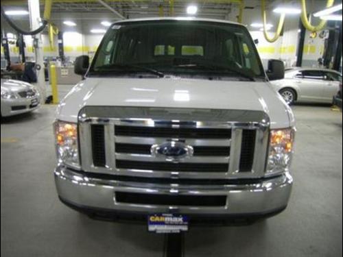 Ford Econoline Wagon 2011 photo 1