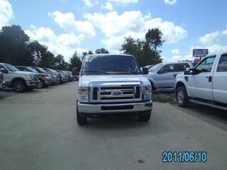 Ford Econoline Wagon 2011 photo 1
