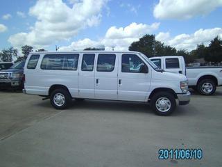 Ford Econoline Wagon 2011 photo 3