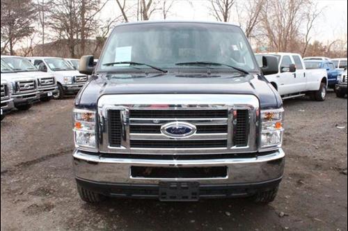 Ford Econoline Wagon 2011 photo 5