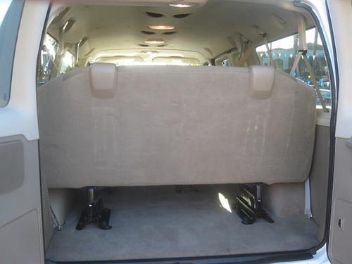 Ford Econoline Wagon 2011 photo 4