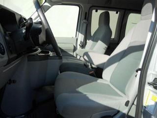 Ford Econoline Wagon 2011 photo 2