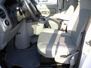 Ford Econoline Wagon 2011 photo 1