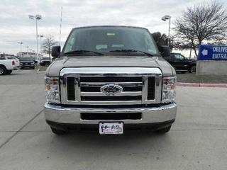 Ford Econoline Wagon 2011 photo 4