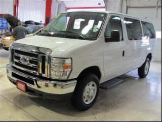Ford Econoline Wagon 2011 photo 2