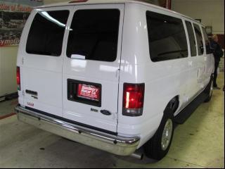 Ford Econoline Wagon 2011 photo 3