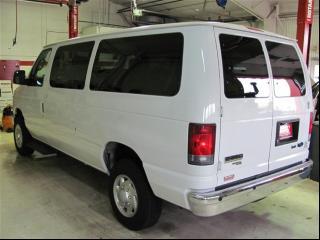Ford Econoline Wagon 2011 photo 4