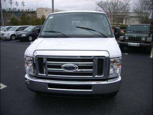 Ford Econoline Wagon 2011 photo 1